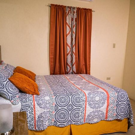 Connie'S Comfort Suites St. John's Esterno foto