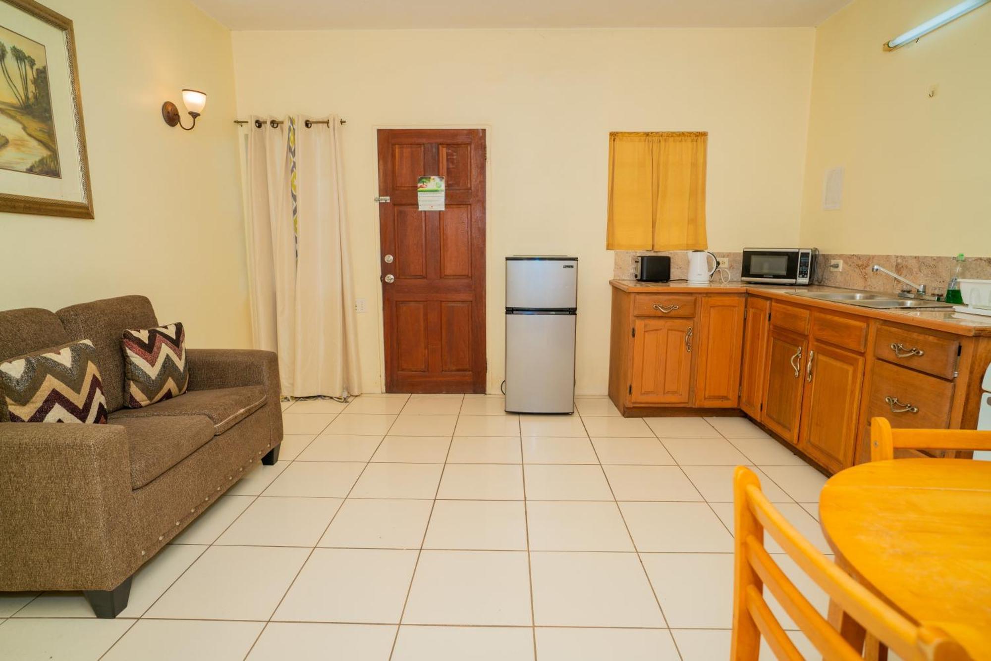 Connie'S Comfort Suites St. John's Esterno foto
