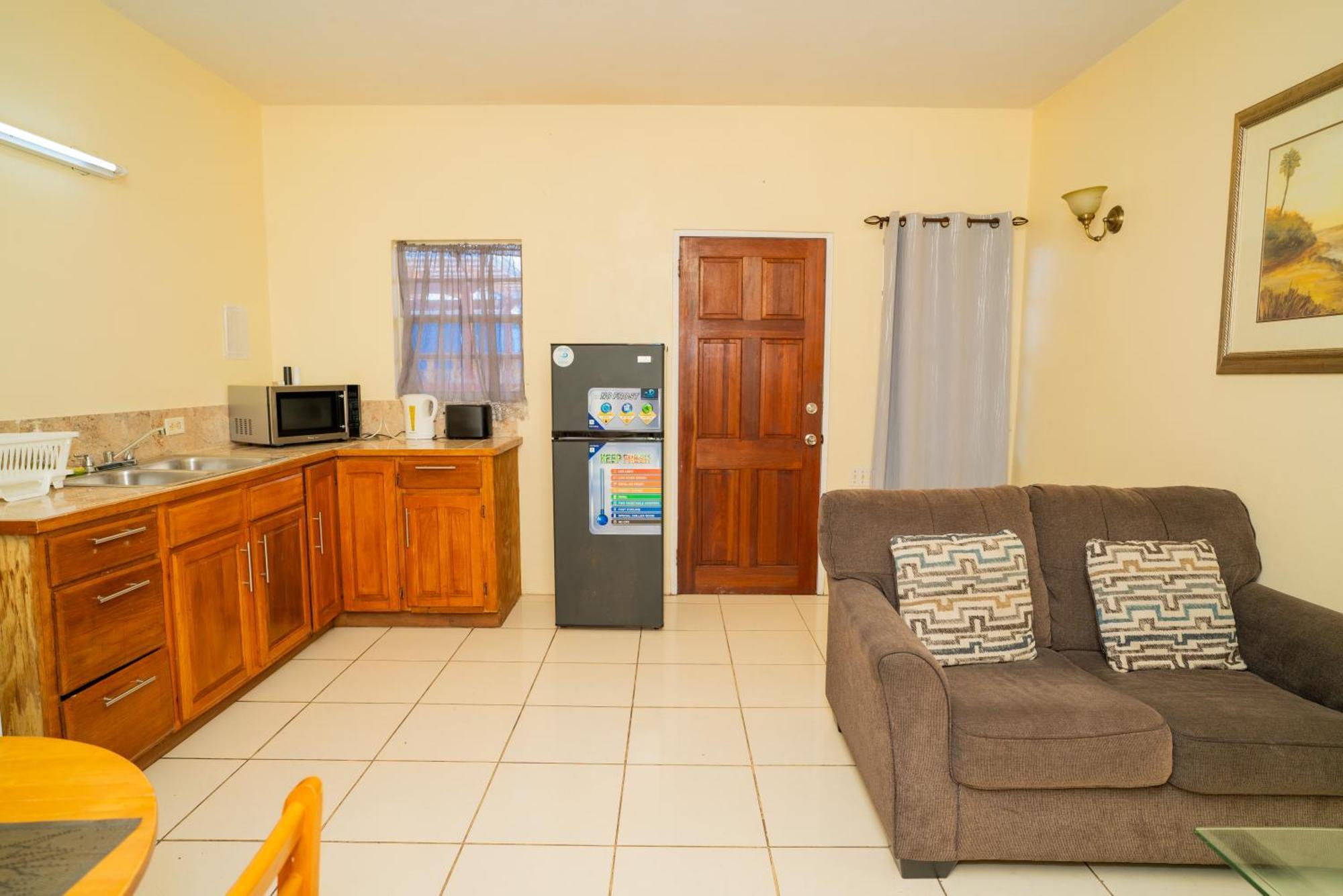 Connie'S Comfort Suites St. John's Esterno foto