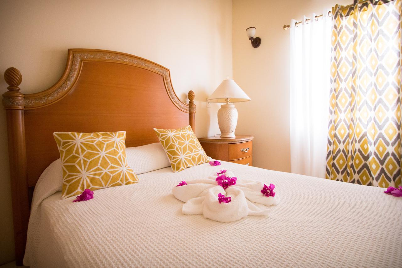 Connie'S Comfort Suites St. John's Esterno foto